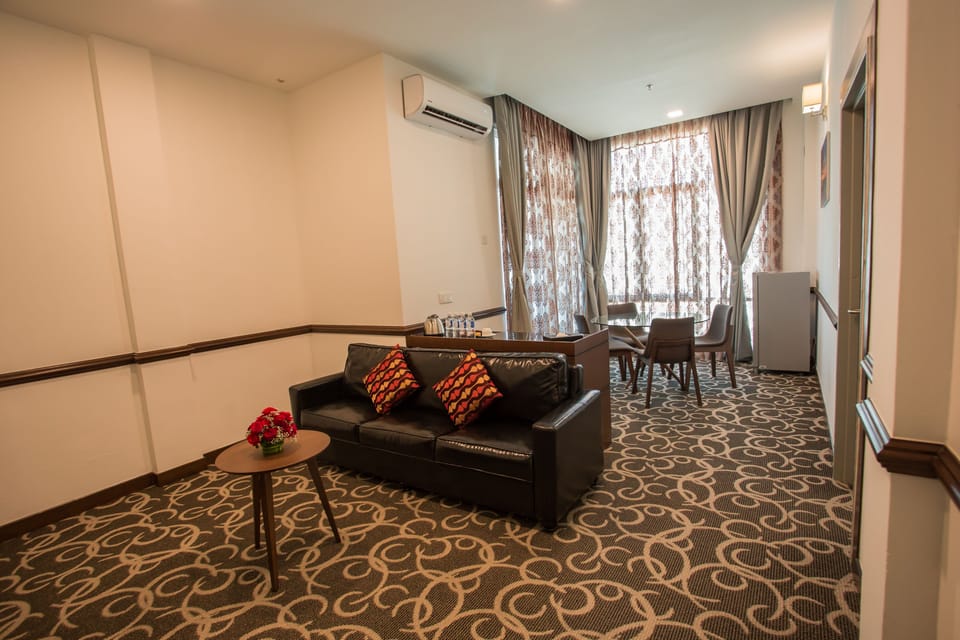 Suite | Living area | LCD TV