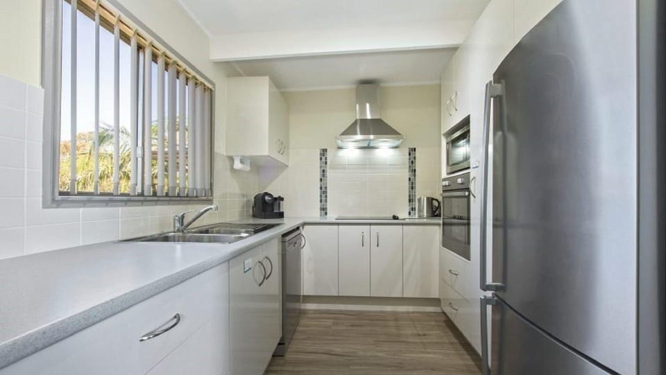 Dolphin Breeze | Kitchen | Dishwasher | Coffee machine | Microwave
