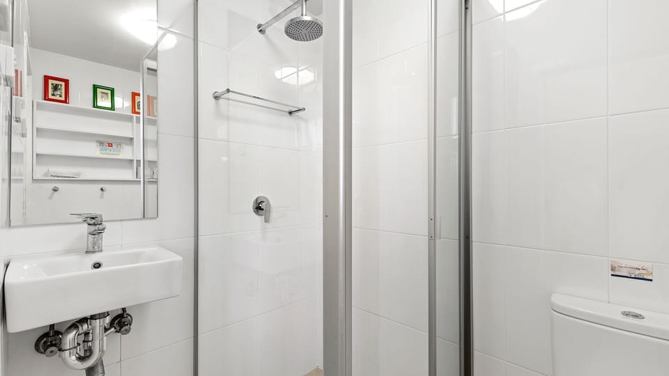 Time to Unwind | Bathroom 2