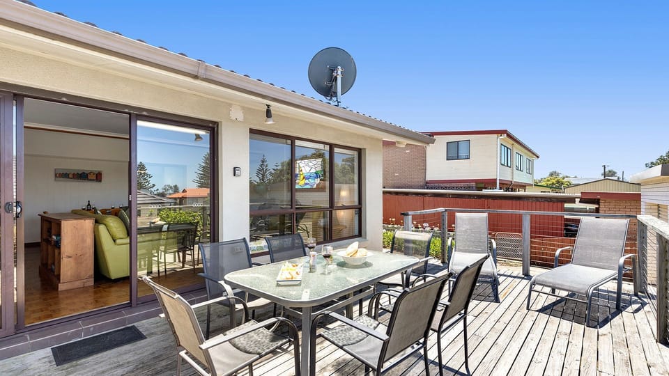 Time to Unwind | Outdoor dining | Deck