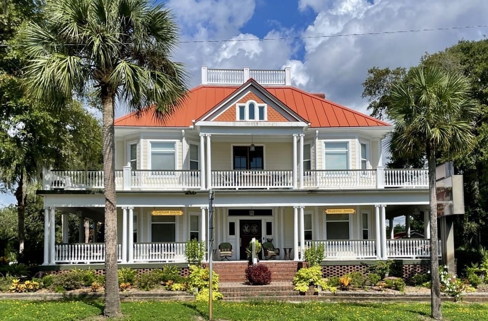 The Ivory Pearl Suite is on the front left side.