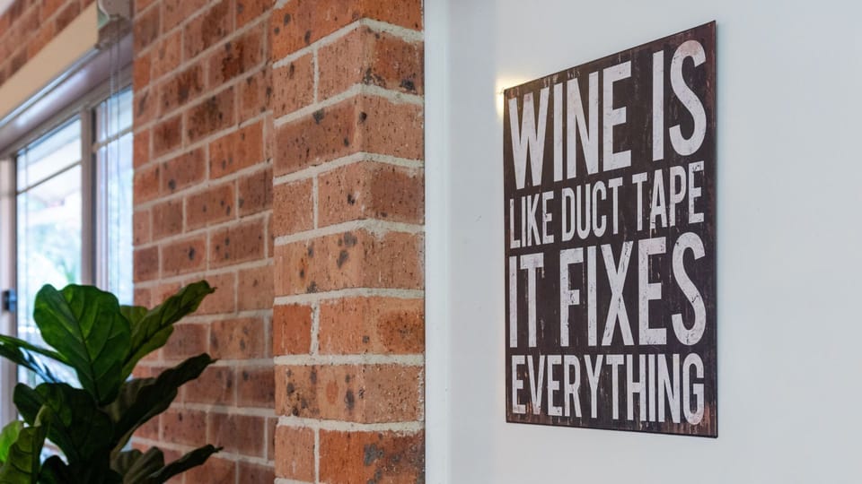 Dining | 12km to Crooked River Winery