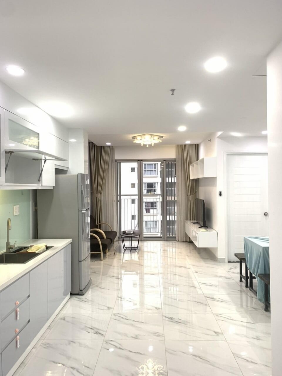 Luxury Apartment, Pool View | Living room | TV