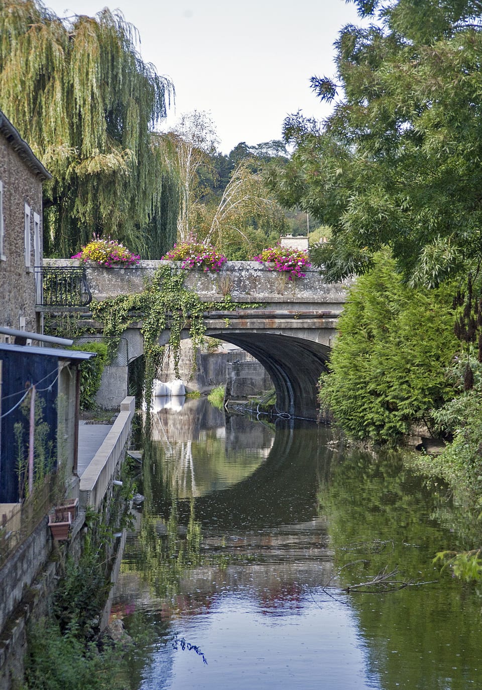 One of the many waterways running through Jugon Les Lacs