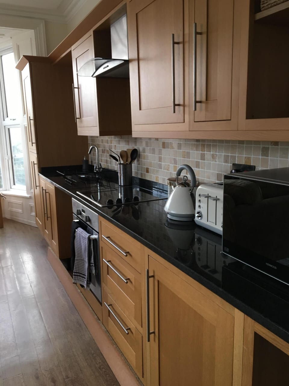 Oak gallery kitchen