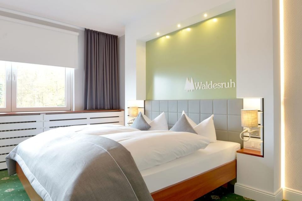 Double Room | In-room safe, desk, blackout drapes, WiFi (free)