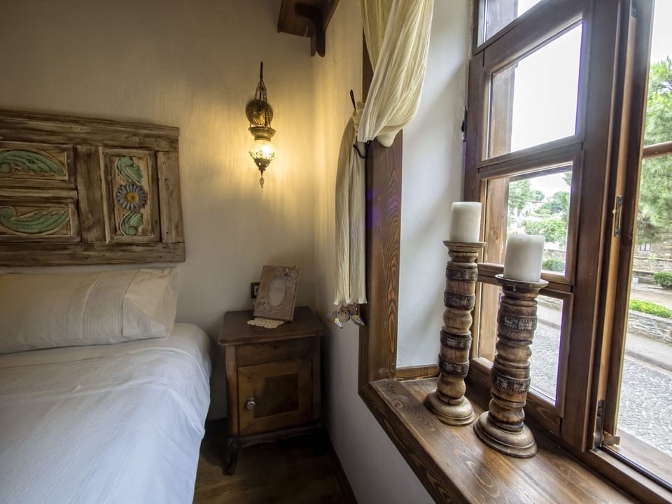 Double Room (Dunur) | Free WiFi, bed sheets