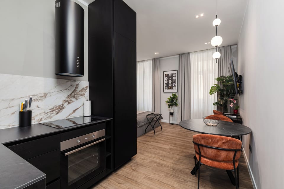 Design Studio | Private kitchen | Full-size fridge, oven, stovetop, dishwasher