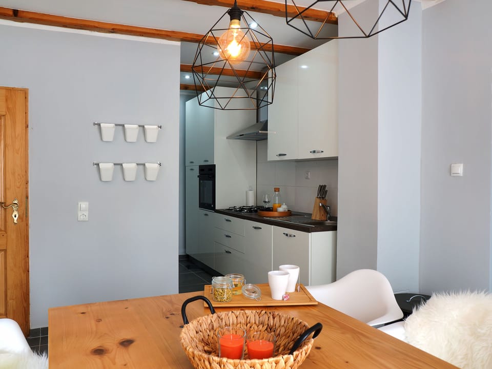 Family House | Private kitchen | Cookware/dishes/utensils