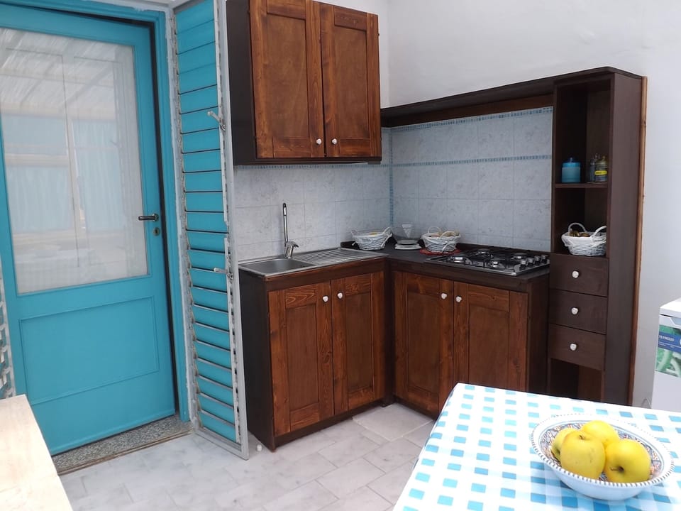 Double Room, Kitchenette | Private kitchenette | Full-size fridge, freezer