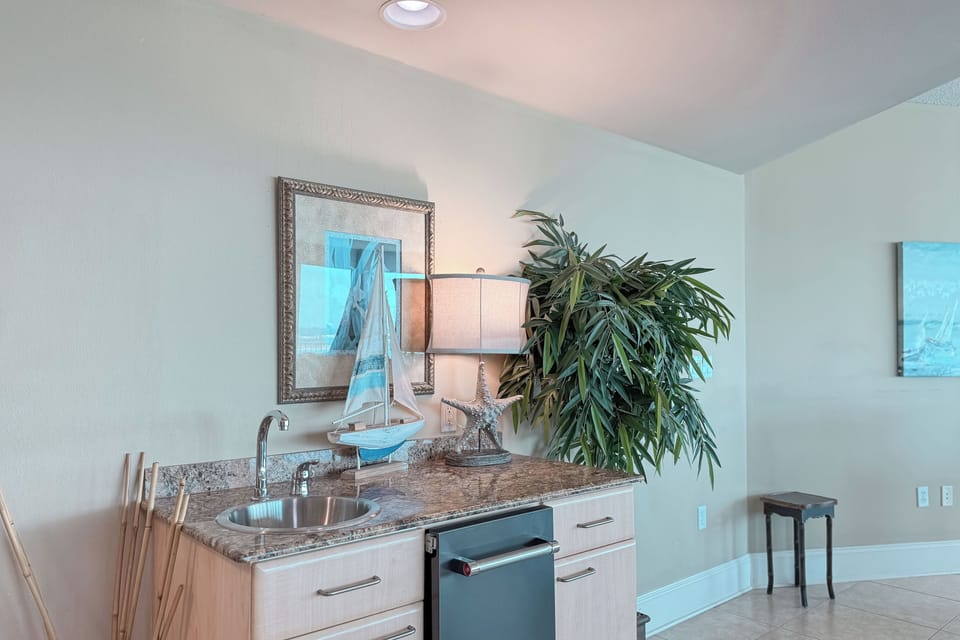Wet bar with ice maker