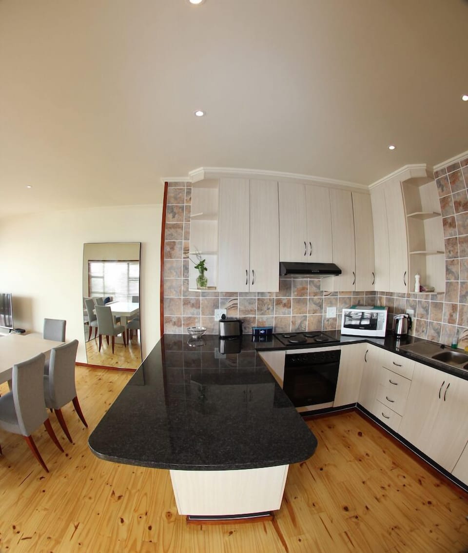 Villa, 3 Bedrooms | Private kitchen | Full-size fridge, microwave, oven, stovetop