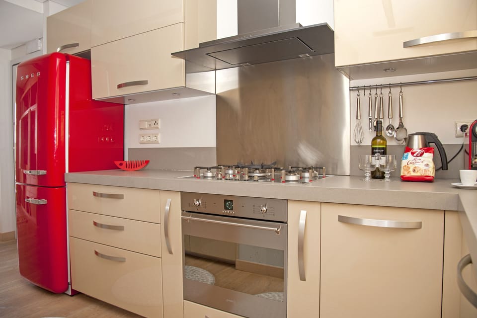 Apartment | Private kitchen | Full-size fridge, microwave, oven, stovetop