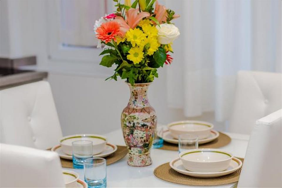 Apartment, 1 Bedroom | In-room dining