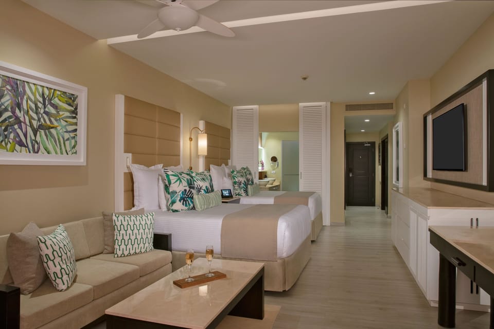 1 bedroom, minibar (free items), in-room safe, desk