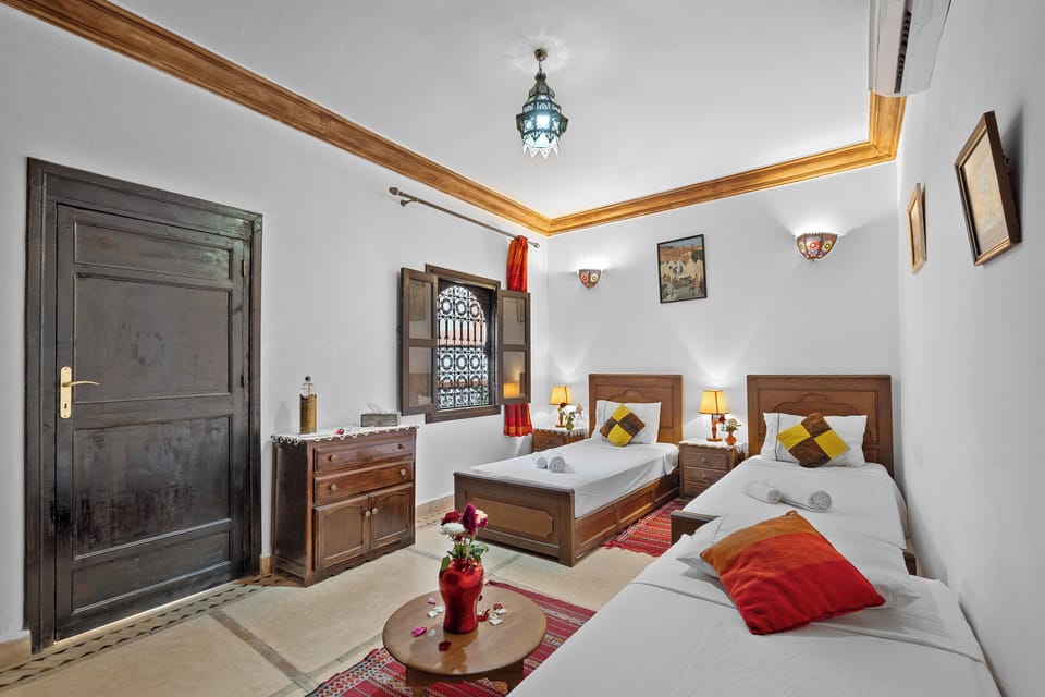Deluxe Double or Twin Room, 1 King Bed, Non Smoking | Premium bedding, in-room safe, desk, blackout drapes