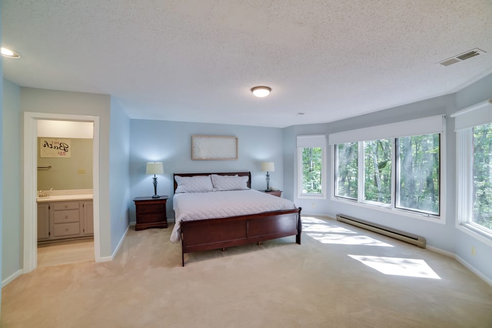Bedroom 1 | King Bed