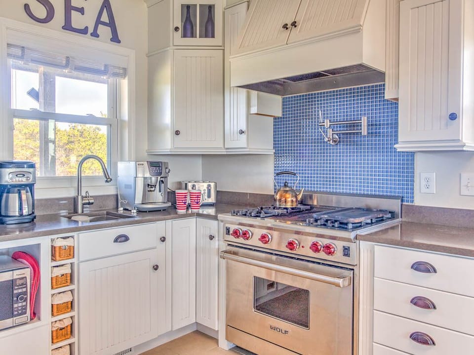 Chefs will really enjoy the use of a gas stove and all the extras provided in the kitchen