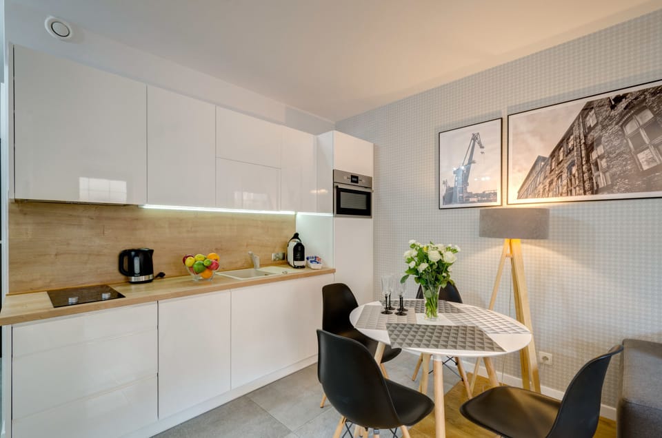 Comfort Apartment | Private kitchenette | Fridge, microwave, oven, stovetop