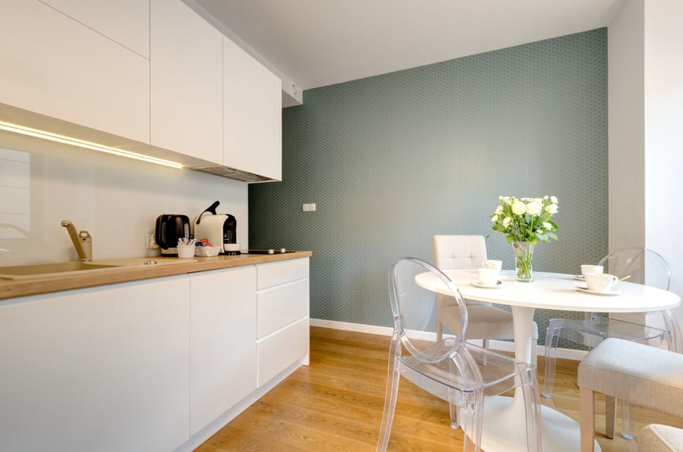Comfort Apartment | Private kitchenette | Fridge, microwave, oven, stovetop