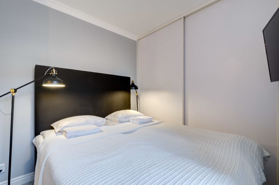 Deluxe Studio Suite | Blackout drapes, soundproofing, iron/ironing board, free WiFi