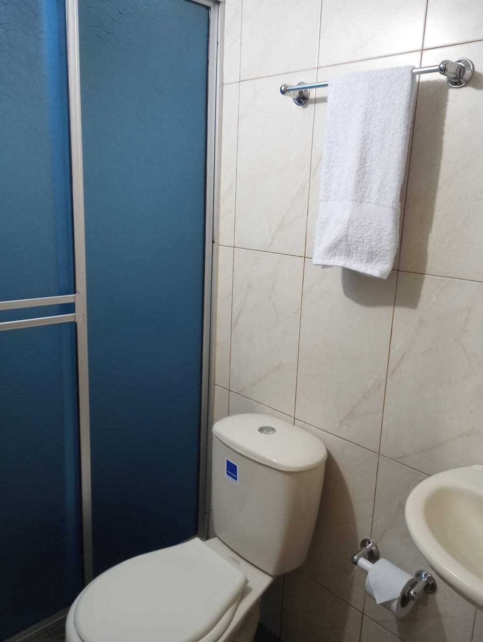 Standard Single Room | Bathroom | Shower, towels