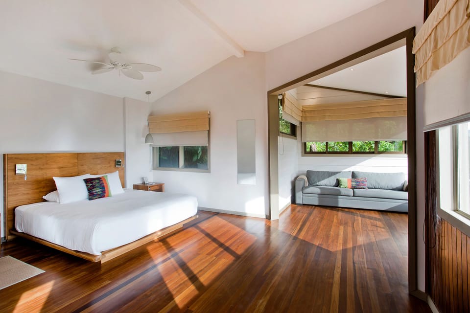 Senda Suite | 1 bedroom, free minibar items, in-room safe, iron/ironing board