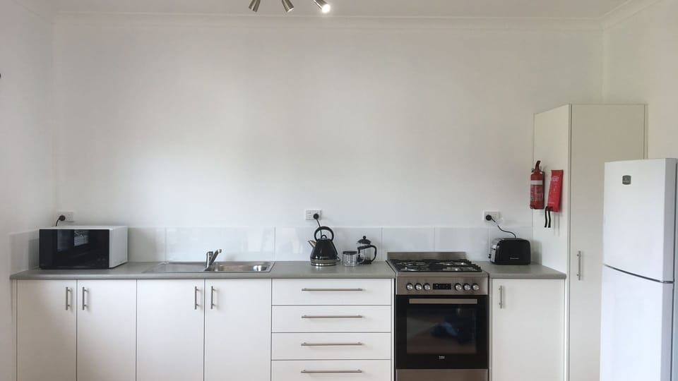 Full kitchen
