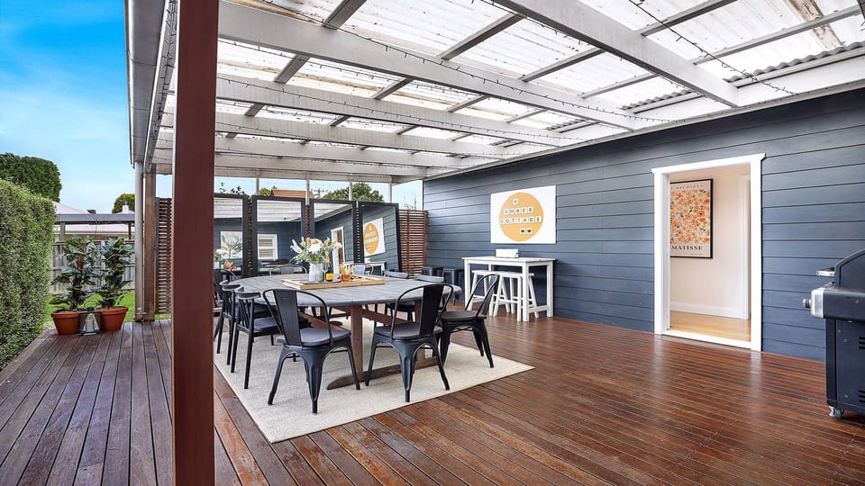 Amber Cottage | Outdoor entertaining | BBQ