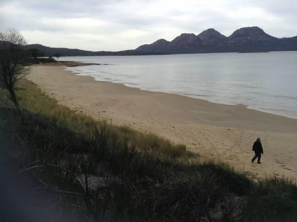 Campbells Beach is just a  short walk away. Best views of the Hazards and bay.