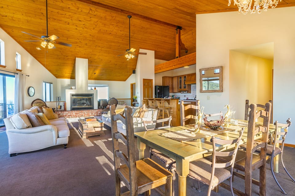 Very open floor plan in our Julian Cabin