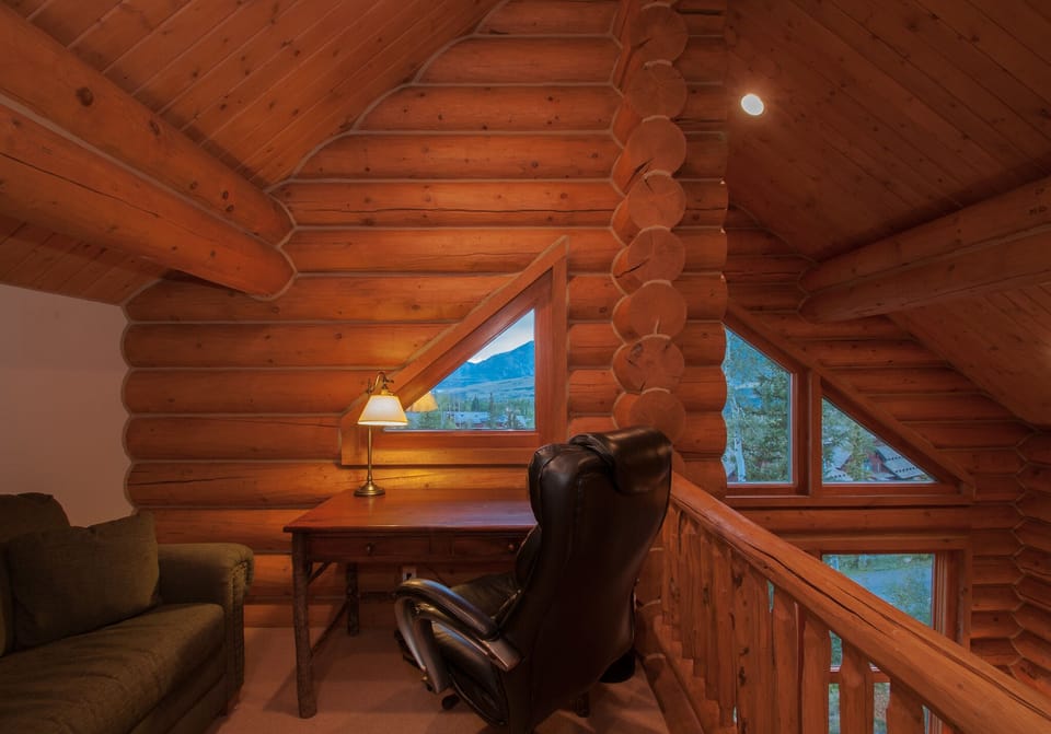 Office alcove off master bedroom