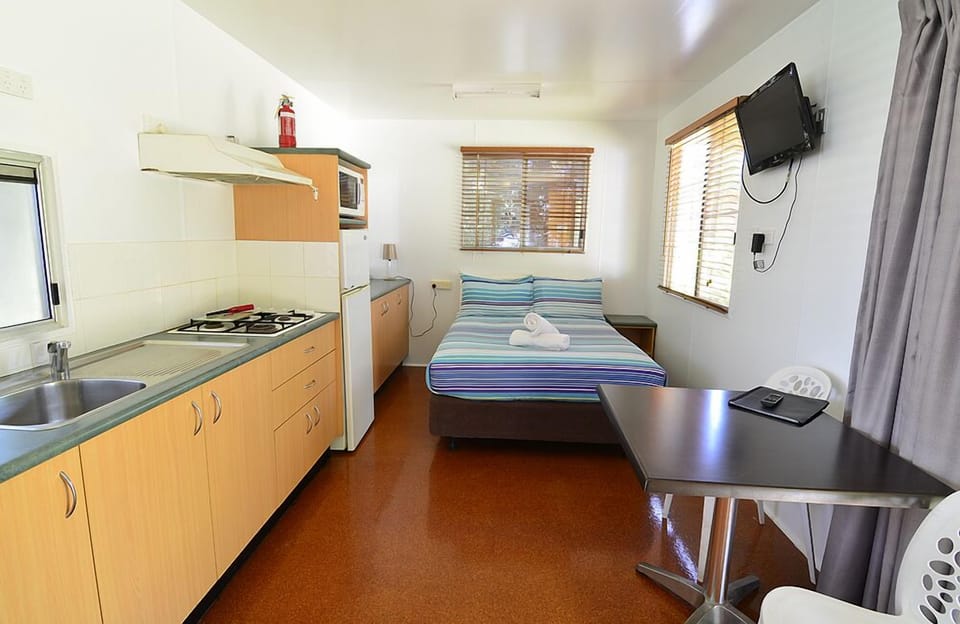 Standard Studio, Non Smoking, Kitchenette (Couples Cabins) | WiFi (free)