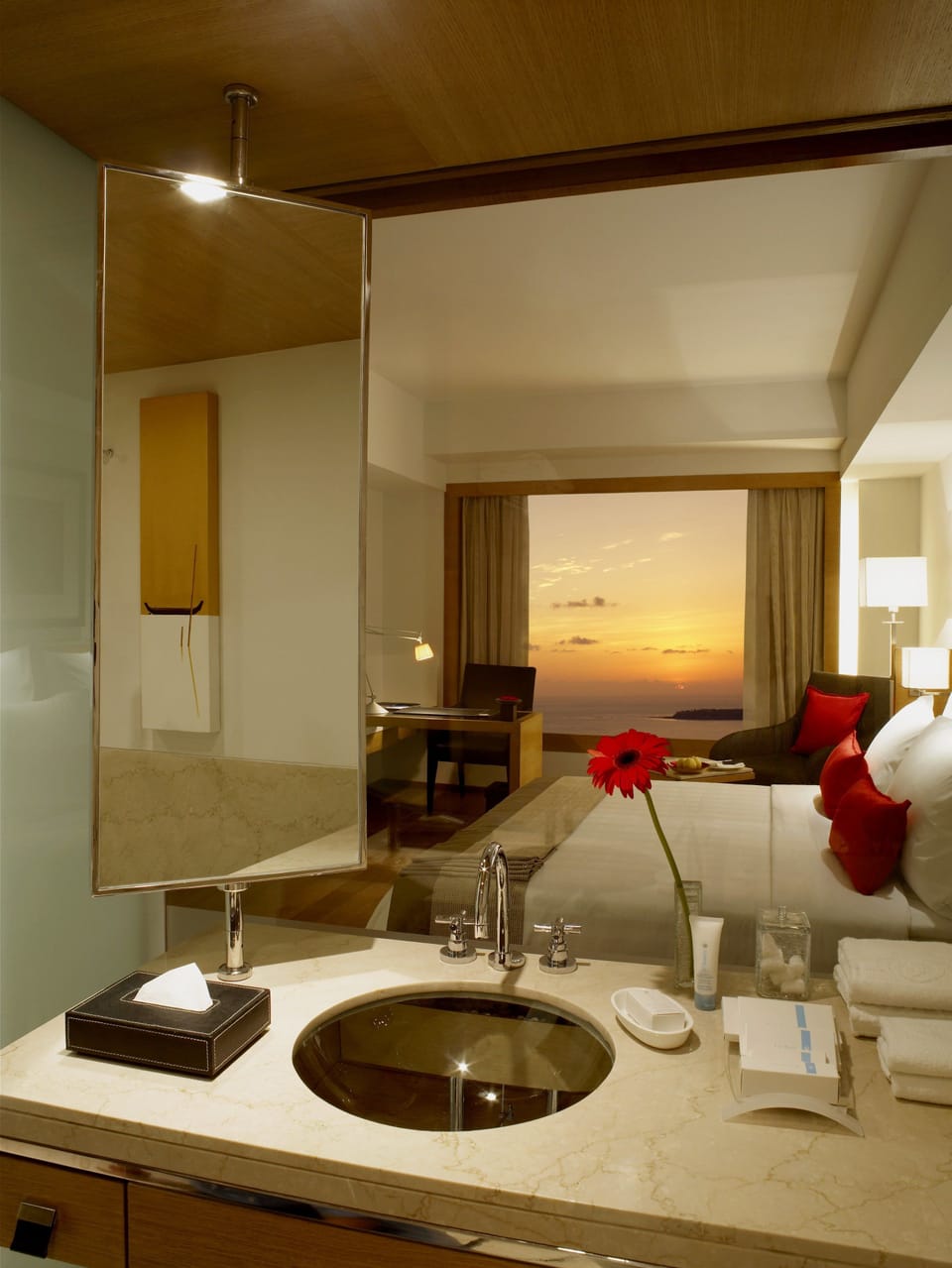 Premier Ocean View Room | Bathroom | Rainfall showerhead, eco-friendly toiletries, hair dryer, bathrobes