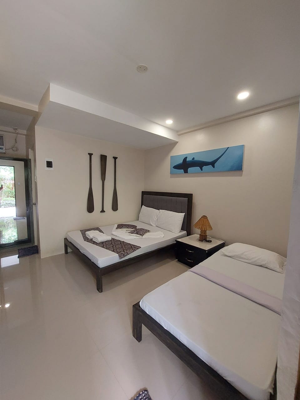 Deluxe Queen Bed Room | 17 bedrooms, blackout drapes, soundproofing, bed sheets