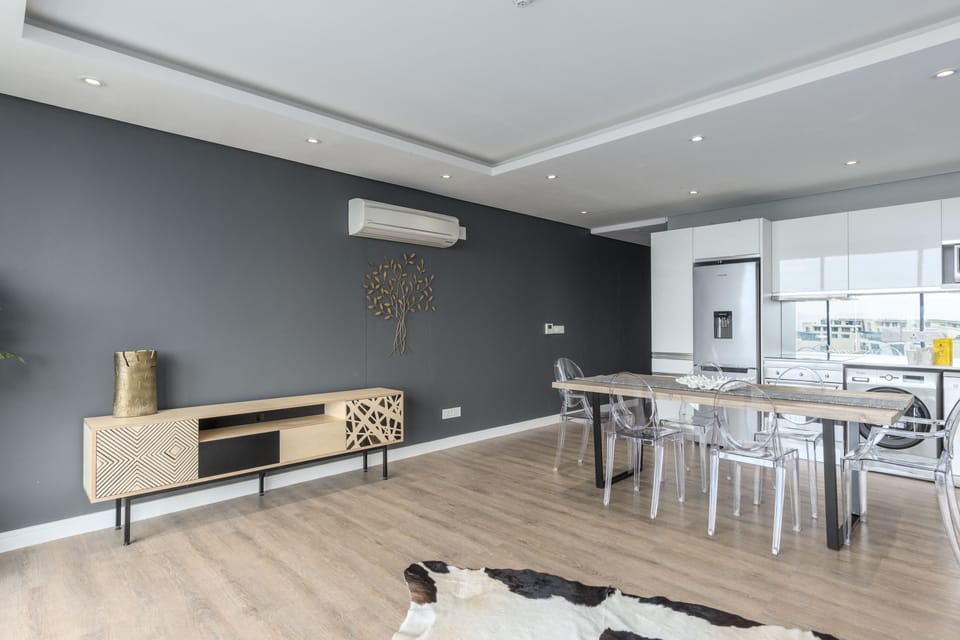 Comfort Apartment, 1 King Bed, Non Smoking | 1 bedroom, desk, iron/ironing board, cribs/infant beds