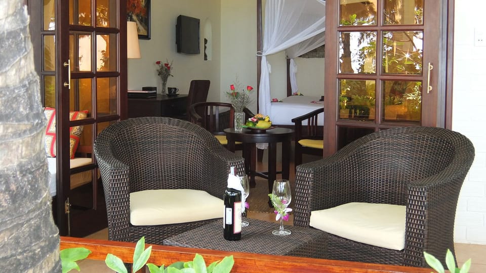 Villa, Garden View | Premium bedding, minibar, in-room safe, desk