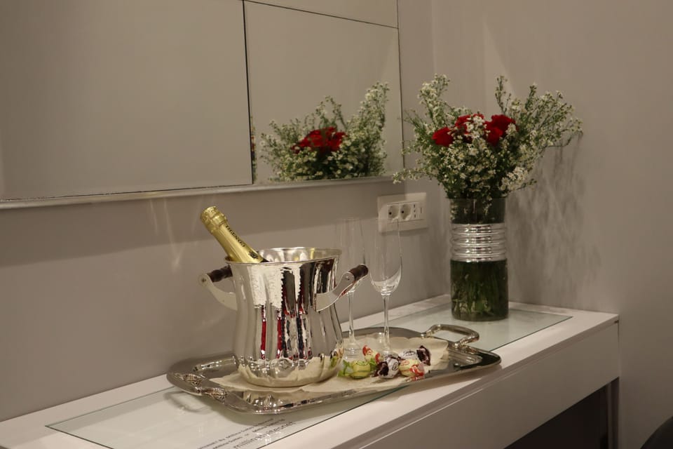 Junior Suite | Minibar (free items), in-room safe, desk, blackout drapes