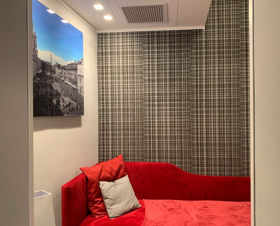 Junior Suite | Free minibar, in-room safe, desk, blackout drapes