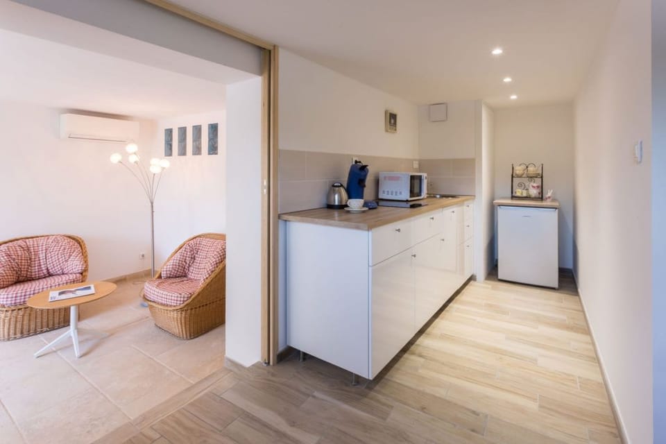 Private kitchenette