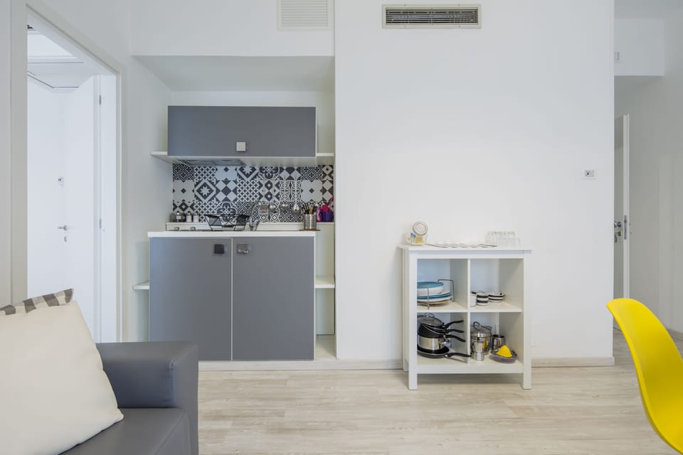 Suite, Balcony | Minibar, desk, blackout drapes, soundproofing