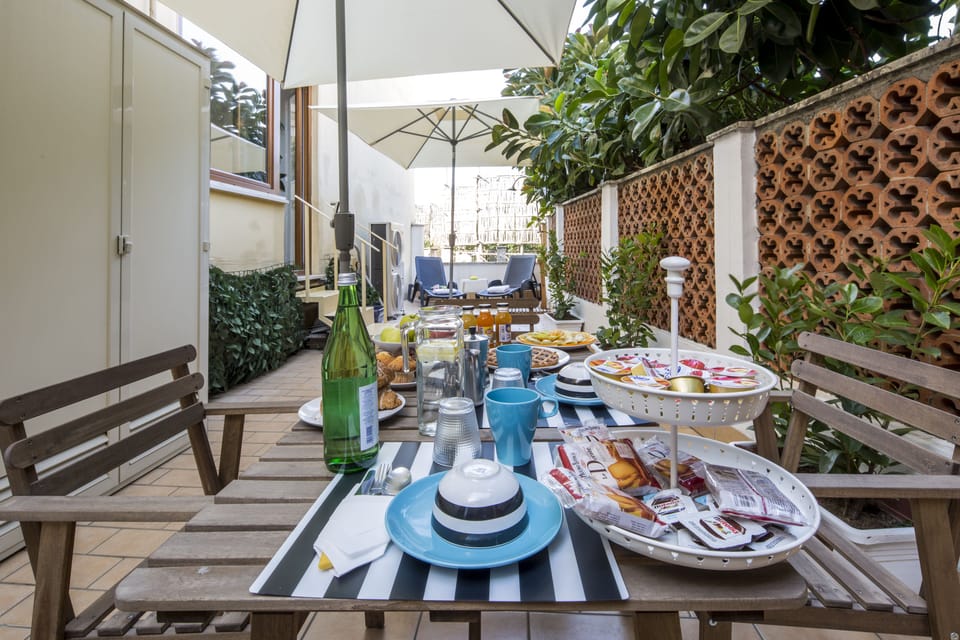 Suite, Terrace | Breakfast meal
