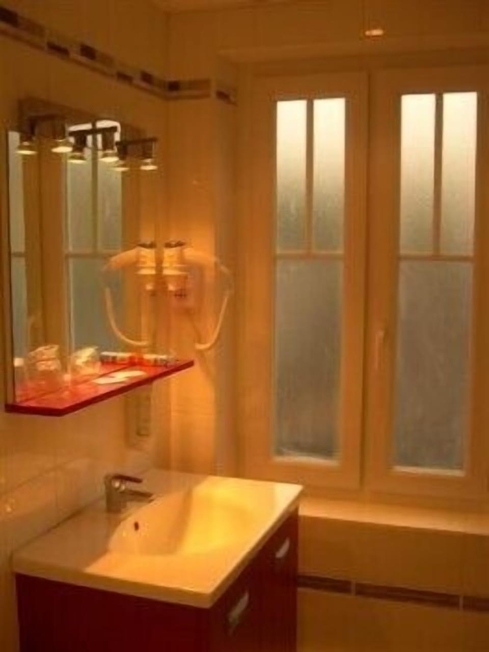 Bathroom sink