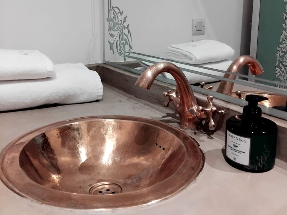 Superior Double Room, Patio | Bathroom | Shower, free toiletries, hair dryer, towels