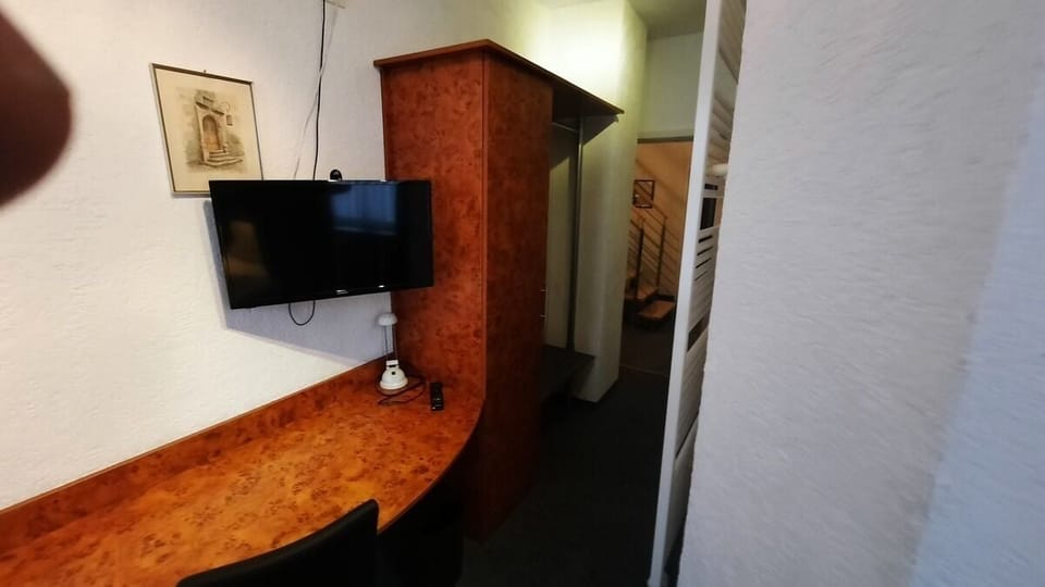Economy Single Room, Private Bathroom, City View | Room amenity