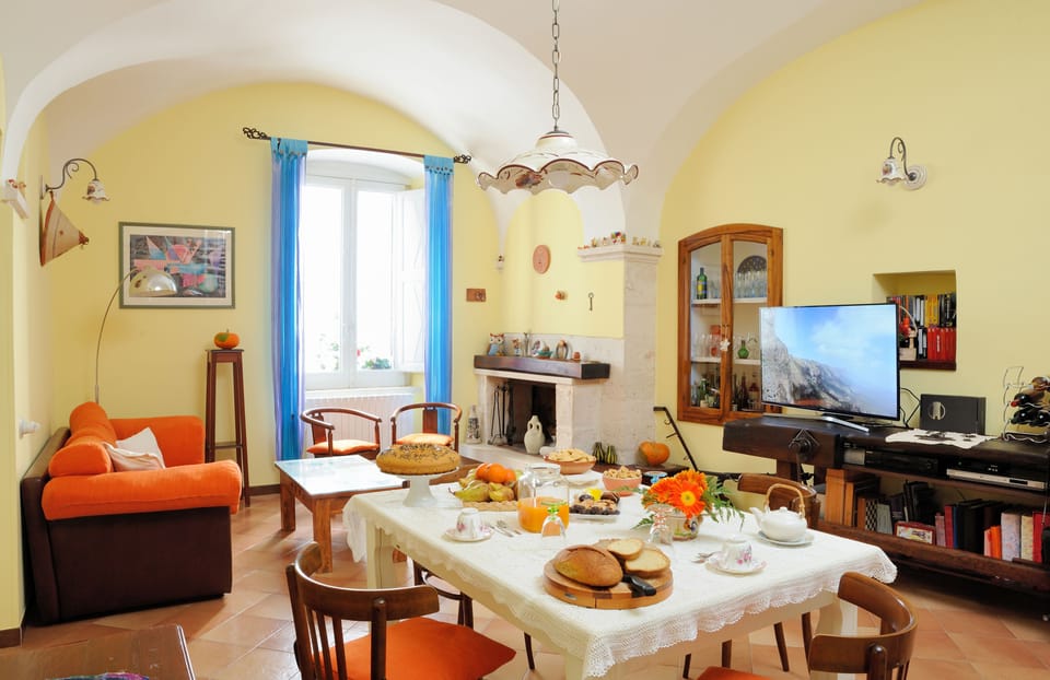 Free daily local cuisine breakfast