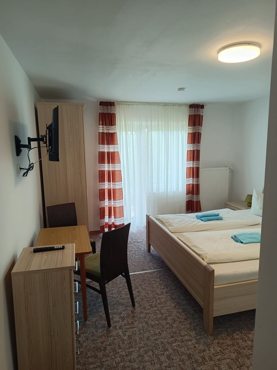 Standard Double Room | Hypo-allergenic bedding, desk, cribs/infant beds, free WiFi