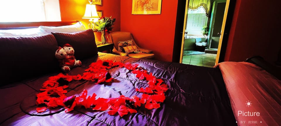 Deluxe Double Room (Ellicott Room) | Premium bedding, desk, blackout drapes, iron/ironing board