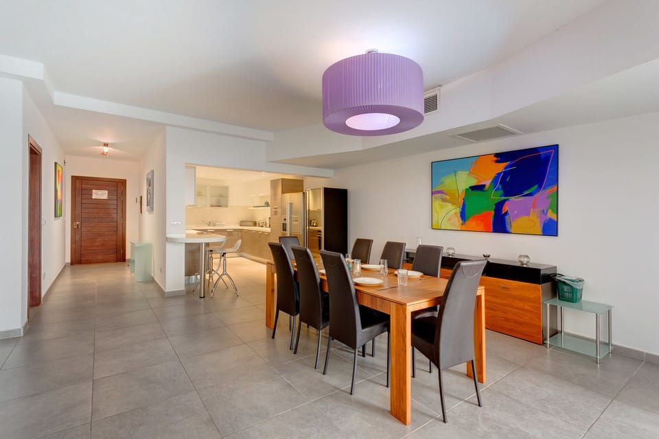 Apartment, 2 Bedrooms | In-room dining