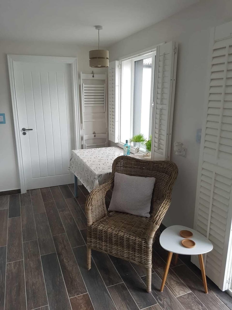 Family Room (Dun-Roaming ) | Individually decorated, individually furnished, blackout drapes